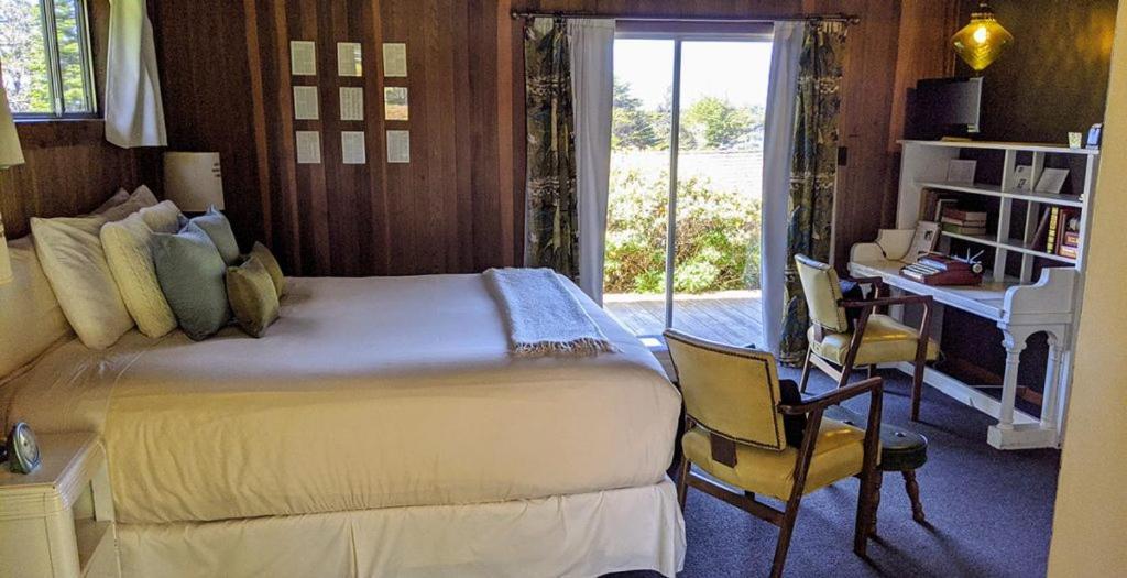 The Andiron Seaside & Hotel 3*